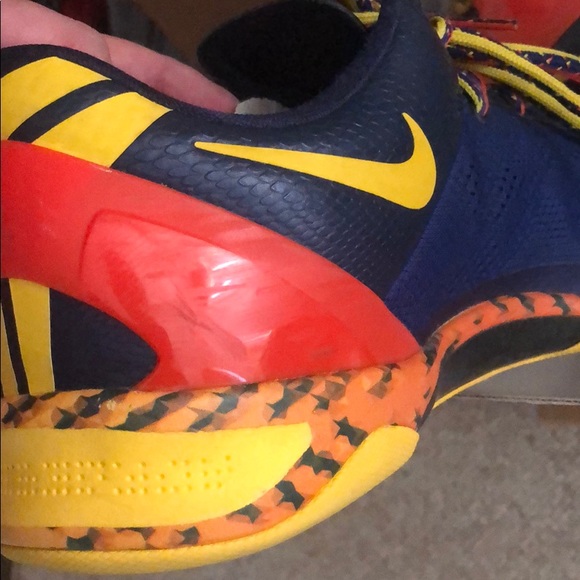 Kobe 8 System- Barcelona Tiger - Picture 3 of 7